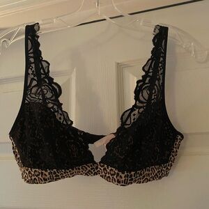 Victoria’s Secret PINK unlined bra size Medium